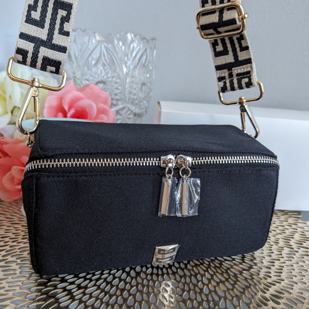 Givenchy - Picture 5 of 10